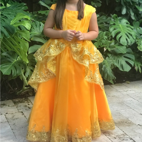 Belle inspired dress perfect for Halloween. Handmade and worn once size 6 girls - Picture 1 of 2